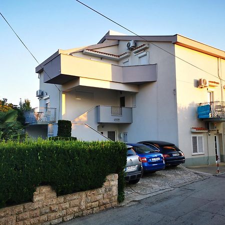 Artneo Apartmani Novalja Ngoại thất bức ảnh