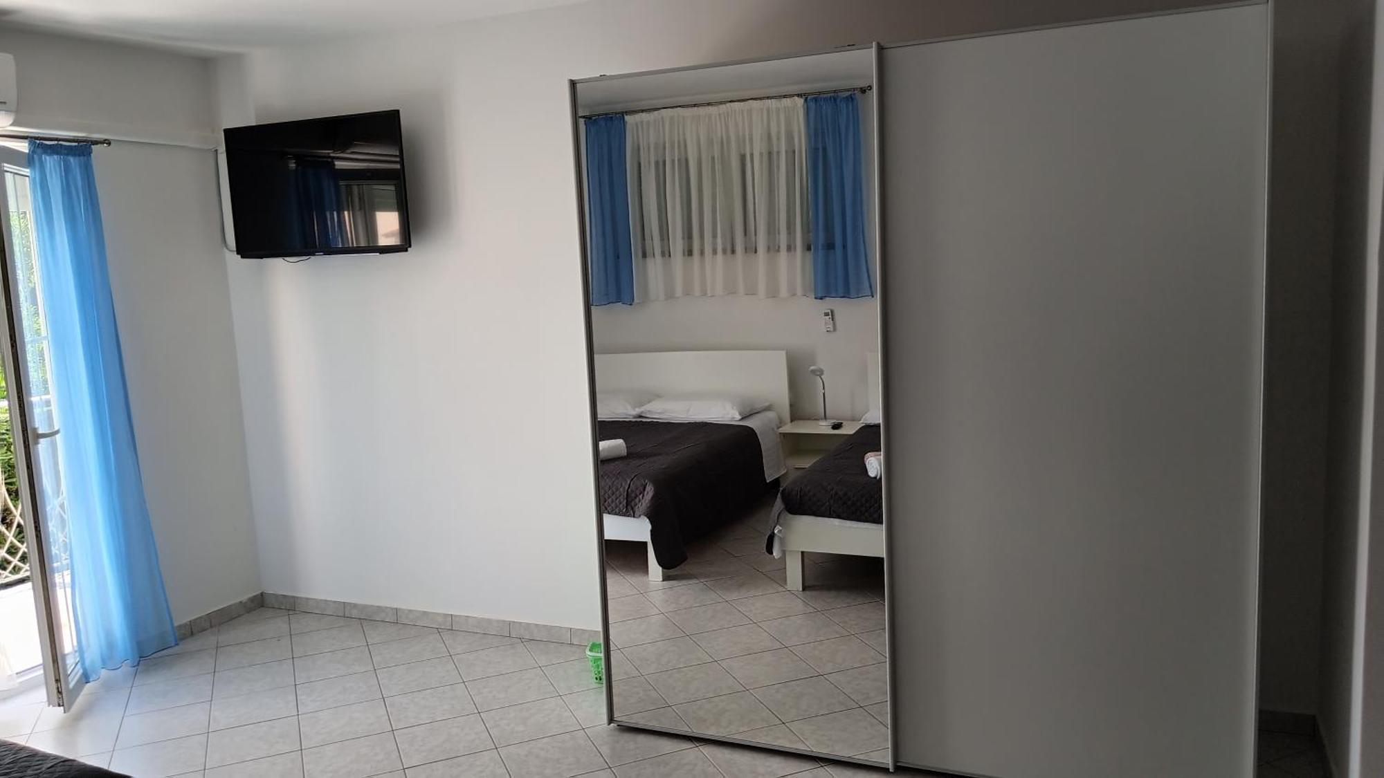 Artneo Apartmani Novalja Ngoại thất bức ảnh